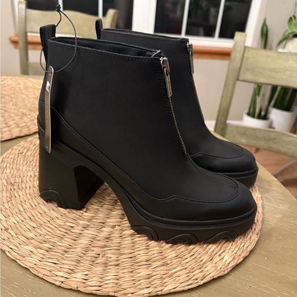 Sorel Shoes - NWT Leather Lace-Up Boots
Women's  Sorel Black Heeled Ankle Boots size 9